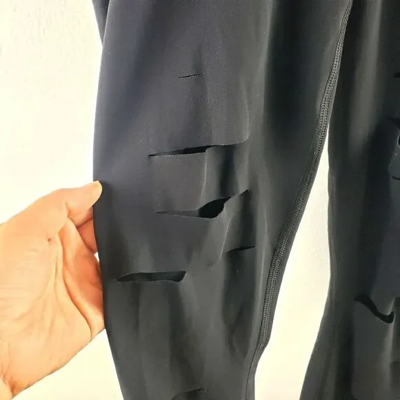 Women's ALO Black Preowned Cut Out Stretchy Yoga Pants Size XS - Picture 3 of 12